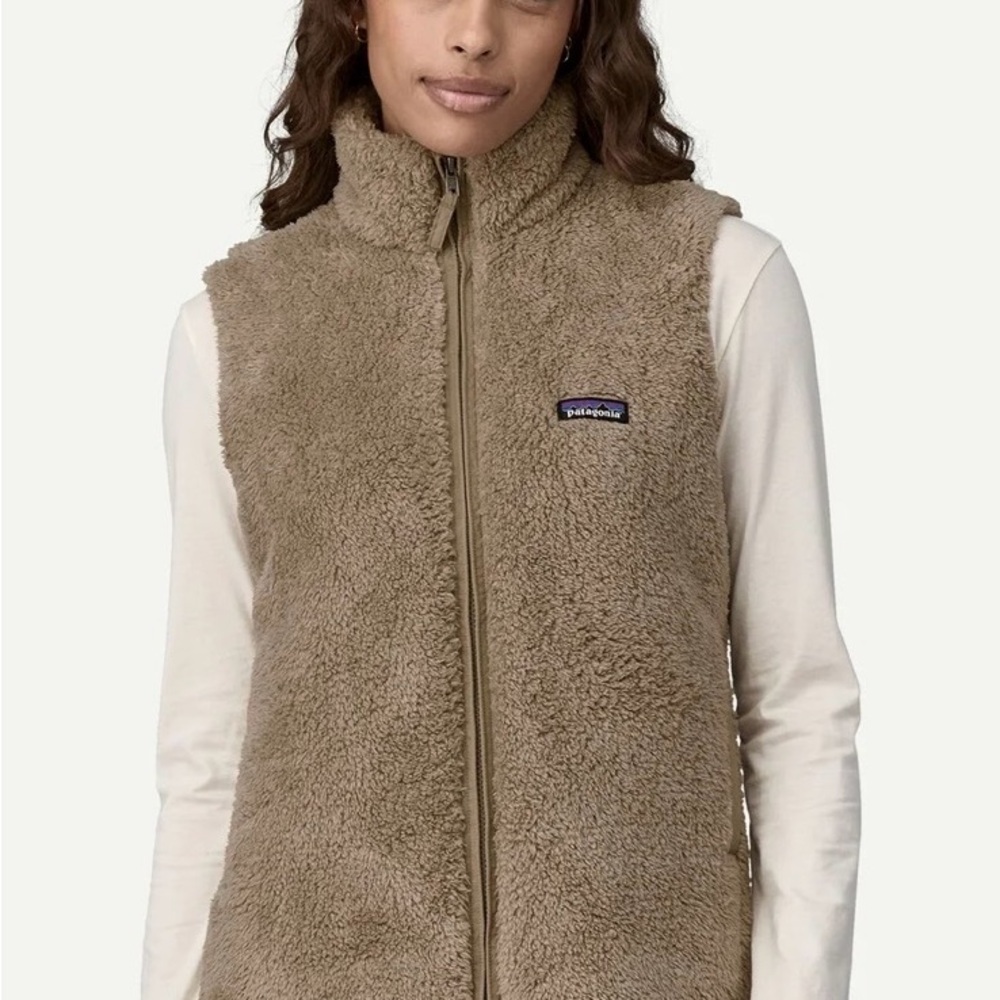 Patagonia Women's Los Gatos Fleece Vest in seabird gray -Tan